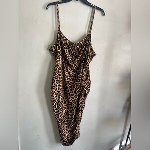 Chic Leopard Print Midi Dress